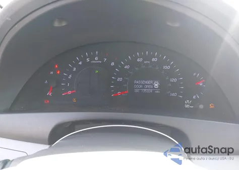 2011 Toyota Camry Xle z USA, uszkodzony, nr VIN 4T4BF3EK1BR110507